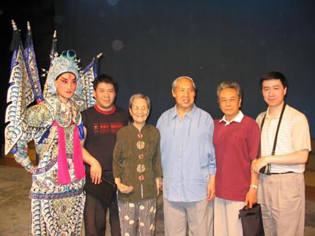 52年前,那个红极一时的"大明星"钱浩梁,如今怎么样了?