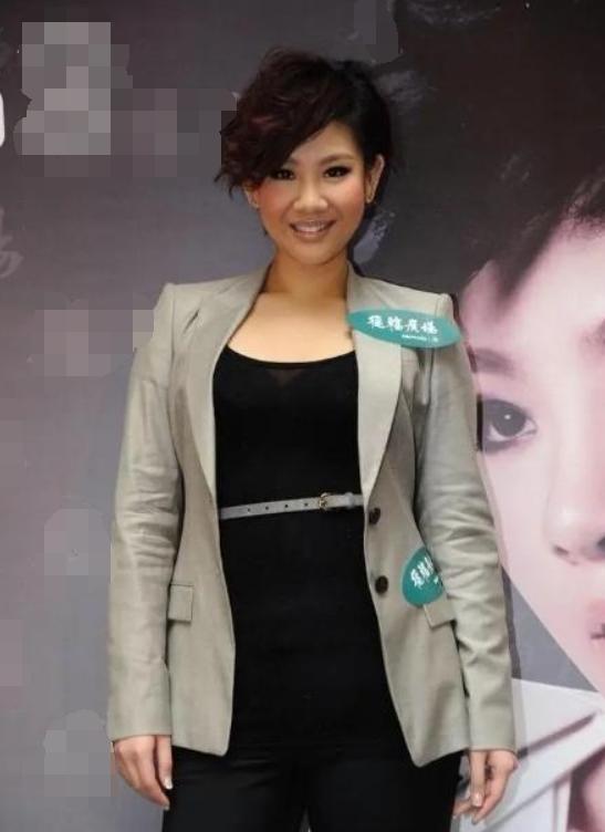 郑少秋之女郑欣宜拖200斤赘肉跳舞减肥数次失败遗传妈妈没办法