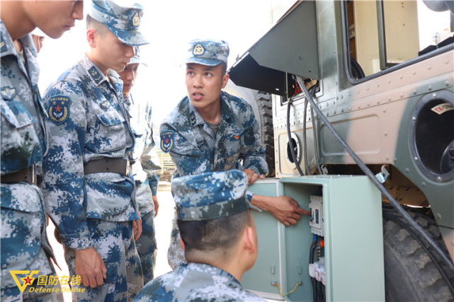 全要素跨昼夜空军通信兵实兵演练硝烟味十足