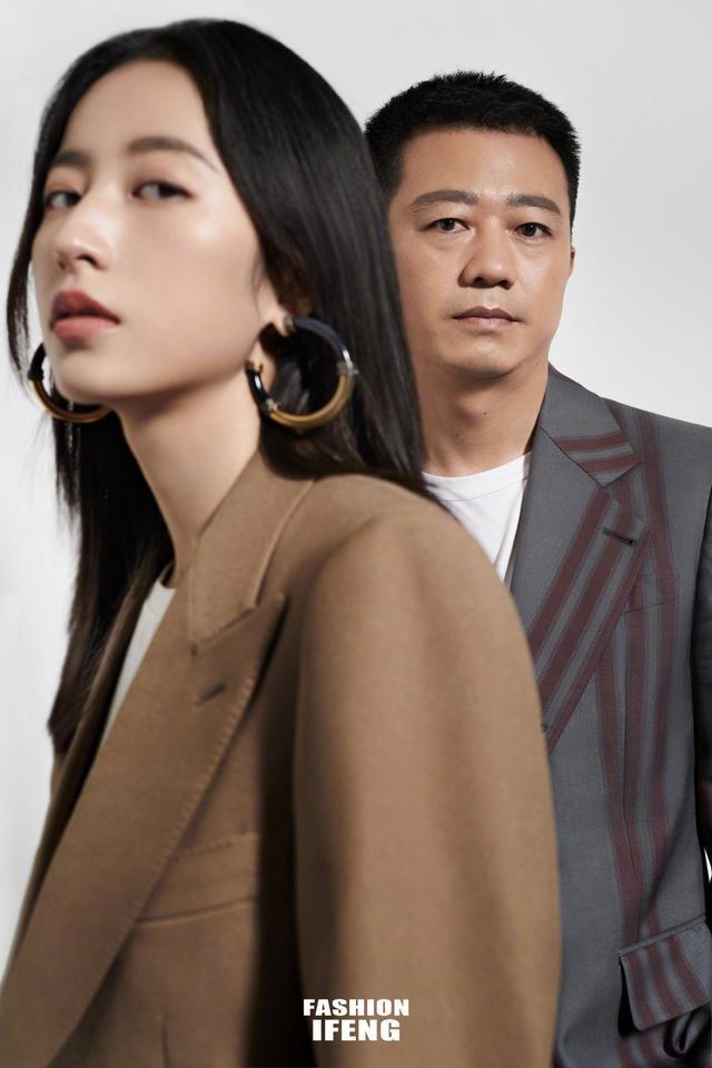 周雨彤时尚气质是遗传,和爸爸穿西装拍杂志,中年男人也可以很帅_腾讯
