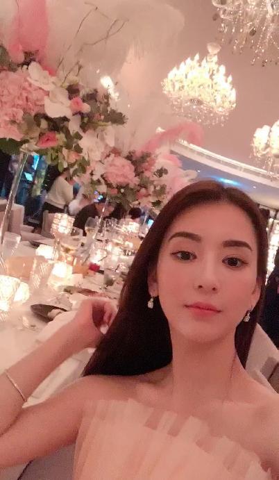 方媛|天王嫂是上班族：方媛晒下班高峰期素颜自拍，郭富城点赞