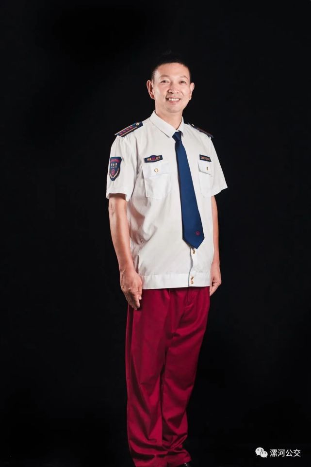 漯河公交车长换新制服了,来看啥样的!