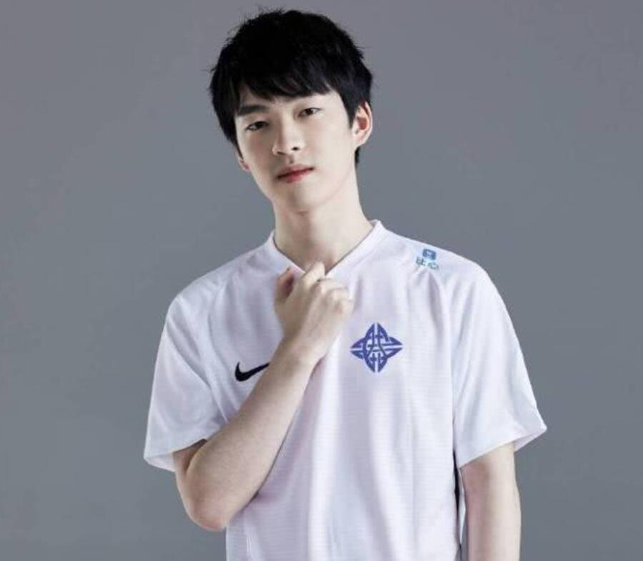 cryin首发位置彻底没了心生不满更改id故意嘲讽rng