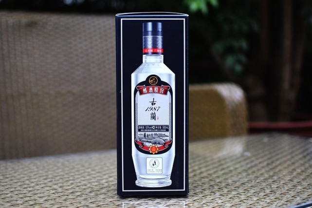 一杯浓香郎酒股份古蔺198752度浓香型白酒