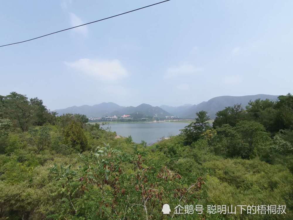 桃峪口水庫桃峪口水庫跟懷柔水庫一樣,繞著這個桃峪口水庫有一條馬路