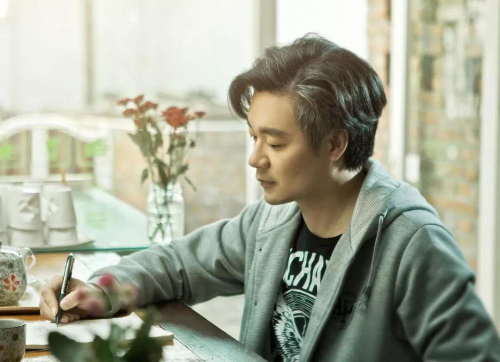 最后,时光溯洄者希望你不要像刘十三一样,只顾着去追寻希望的"光"了