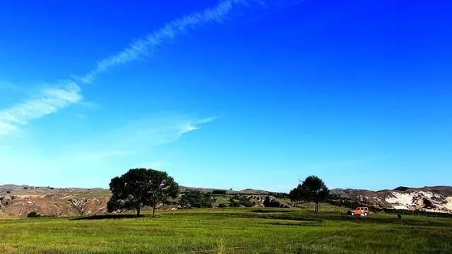 西北以古长城为界,与内蒙古的凉城,和林格尔县毗邻,东连大同市左云县