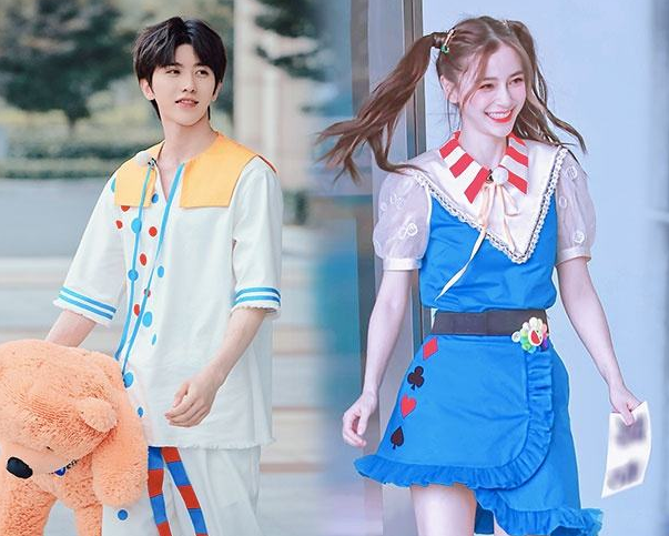 跑男家族私下聚餐baby素颜美丽大方有谁注意蔡徐坤偷看她的眼神