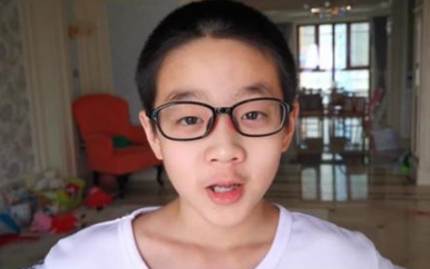 杨威儿子脱缰生长10岁颜值逆袭身高惊人看清真实腿长哪像个孩子