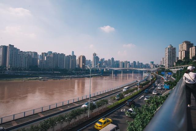 中国最不适合自驾的城市,路况复杂像迷宫,反而成为旅游亮点