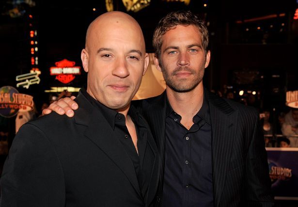 保罗沃克女儿梅朵晒合照21岁的她肤白貌美蓝眼睛未来可期