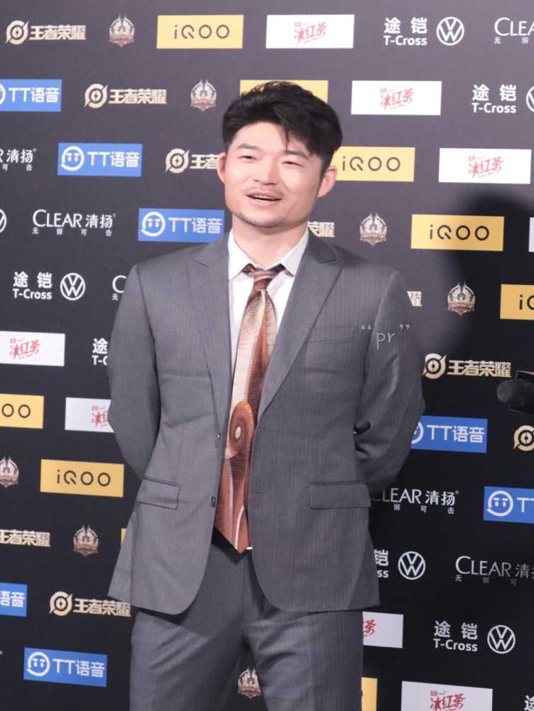 kpl拖米碰碰车撞车dyg林教练,带飞后嘲讽好友初晨:别打职业了