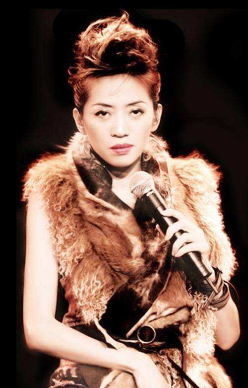 梅艳芳最后那件婚纱背后,是她最爱的两个男人和她最后的艰难岁月