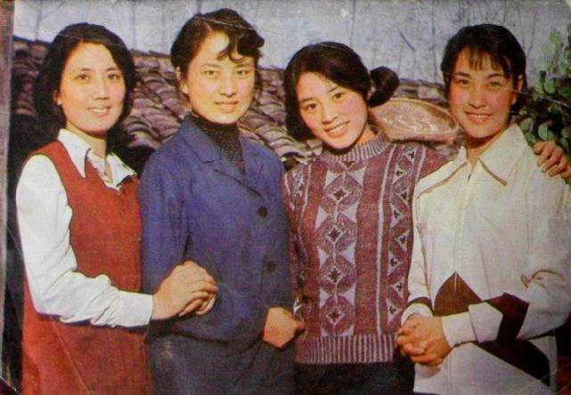她是北影厂"三朵金花"之一,曾是国内最美女影星,如今年近古稀