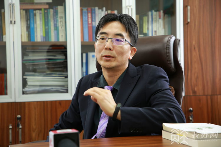 李康华让教育回归人的价值