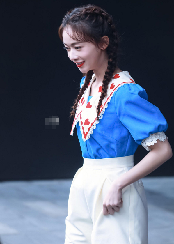 吴谨言曾被嘲模仿baby,《奔跑吧》两人同台,差距一目了然