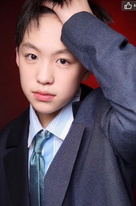 还记得小爸爸中文章儿子夏天朱佳煜吗他现在长这样