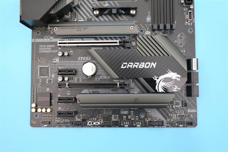 甚至还要略强于顶级的x570主板微星mpgb550gamingcarbonwifi评测