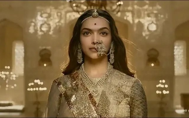 泰姬陵主人因太受宠连生14子难产而死建造者下场悲惨