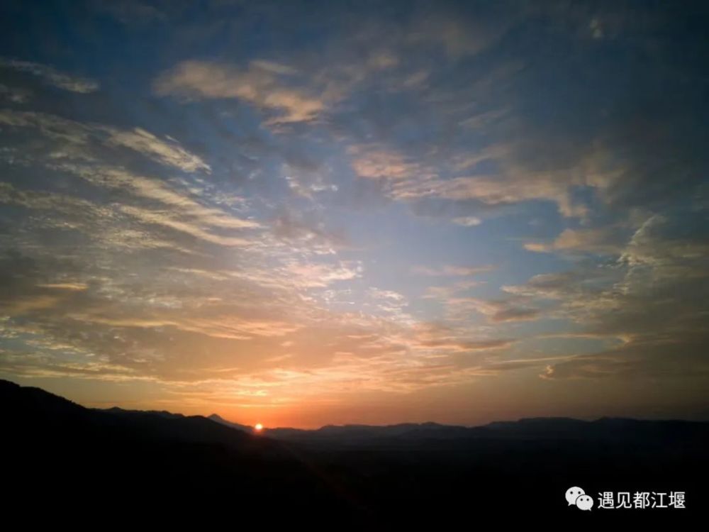 霞光温柔风也醉人都江堰的夏天可盐可甜