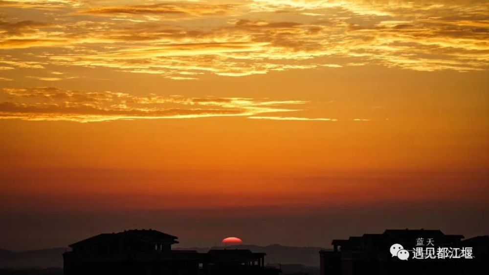 霞光温柔风也醉人都江堰的夏天可盐可甜