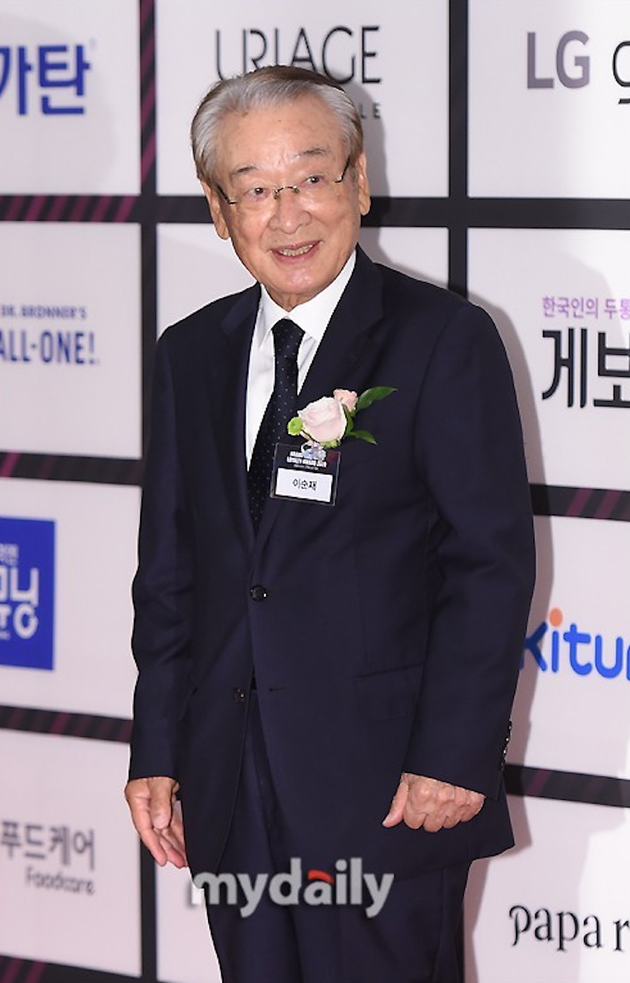 李顺载被爆剥削前经纪人经纪人采访中大倒苦水