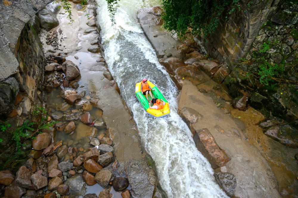 浙江最刺激的漂流,长10公里漂流至少90分钟,堪称"华东第一漂"