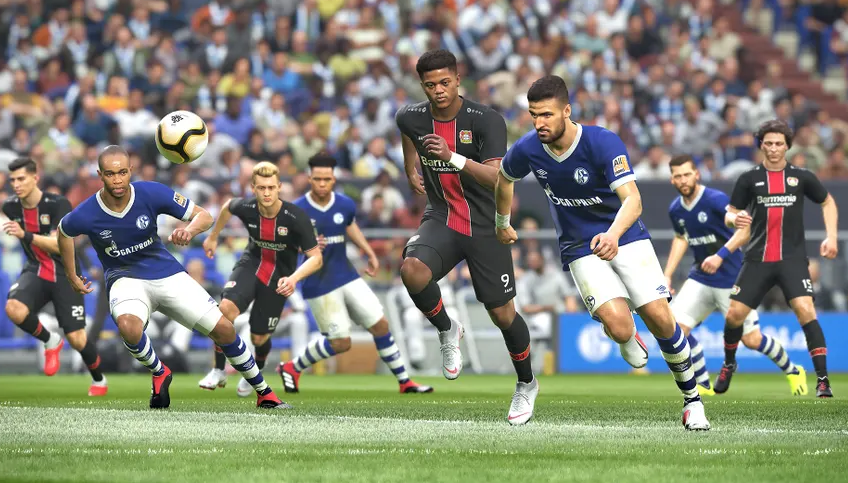 fifa与实况25年来足球游戏的场外战争