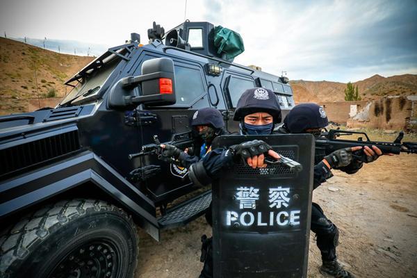 亮剑!我国大规模边境实战演练,上千官兵霸气出征,极具威慑力