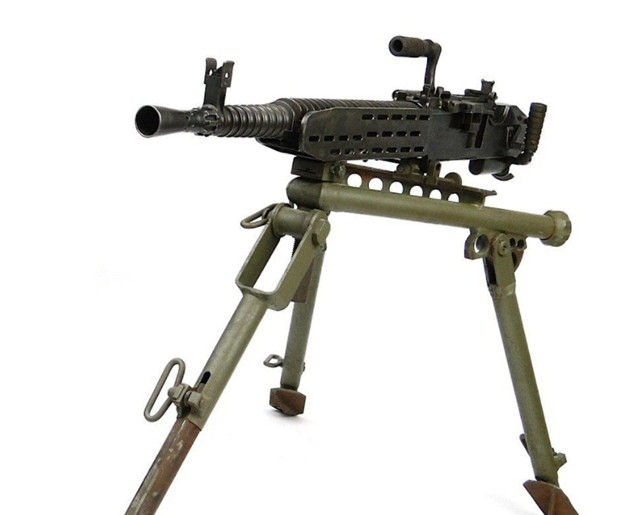 二战英国贝莎机枪,机枪很好,士兵们却不喜欢_腾讯新闻