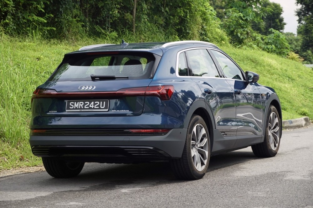 买电动车就证明你至少有房?体验奥迪e-tron 55 quattro_腾讯新闻