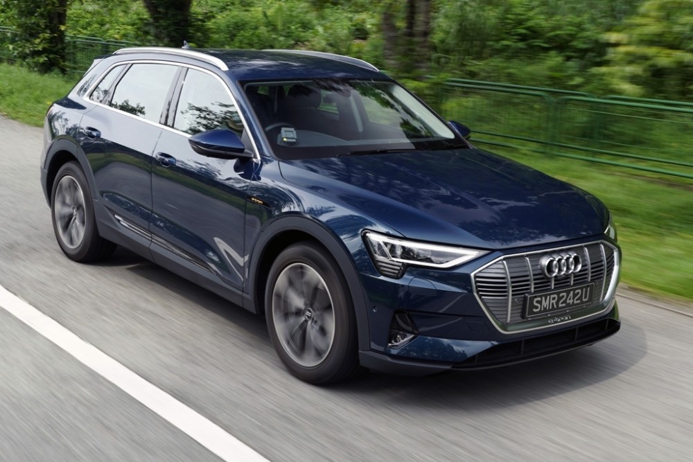 买电动车就证明你至少有房?体验奥迪e-tron 55 quattro_腾讯新闻