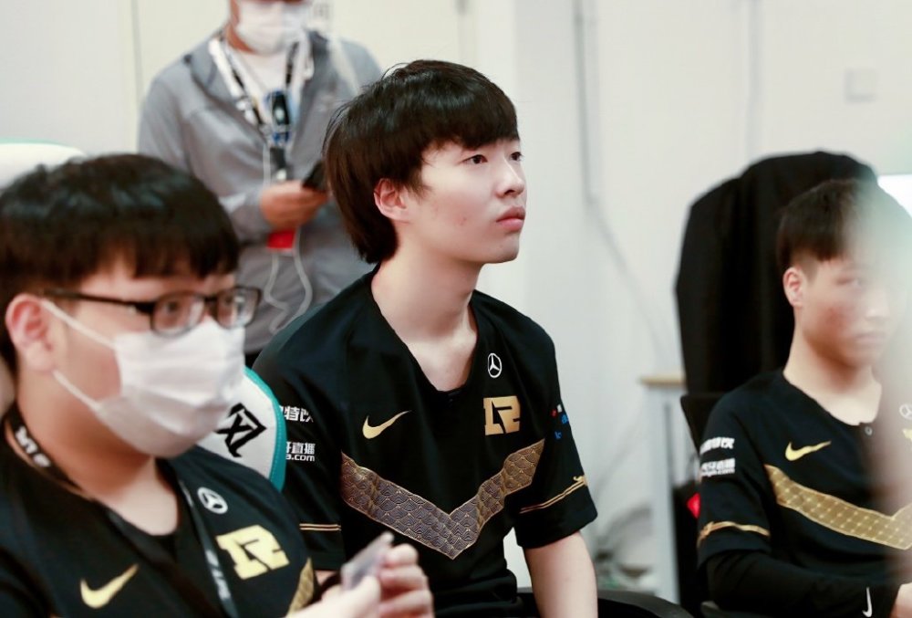 WE终于复仇成功战胜RNG，粉丝喊话希望Mata下课