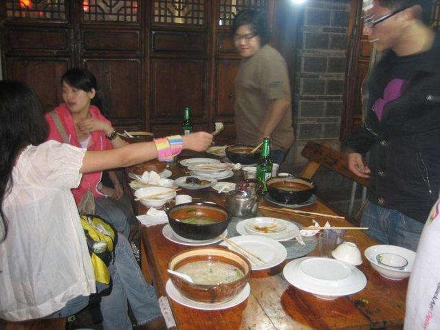 睡眠|睡觉时身体突然一抖，是疾病的征兆吗？如何做才能够缓解？