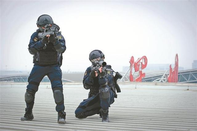 深圳市公安局特警支队战狼突击队.