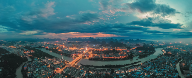 桂林城市夜景對比柳州夜景哪個更加好看呢