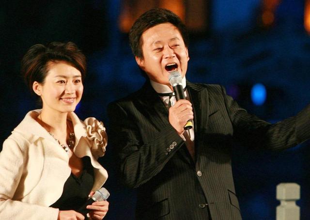 退居央视幕后的王小丫有过三段恋情男友个个都是牛人