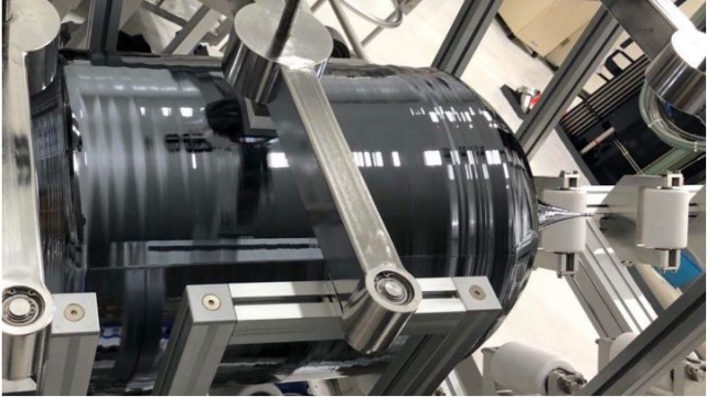 国产450mm半导体级单晶硅棒研制成功