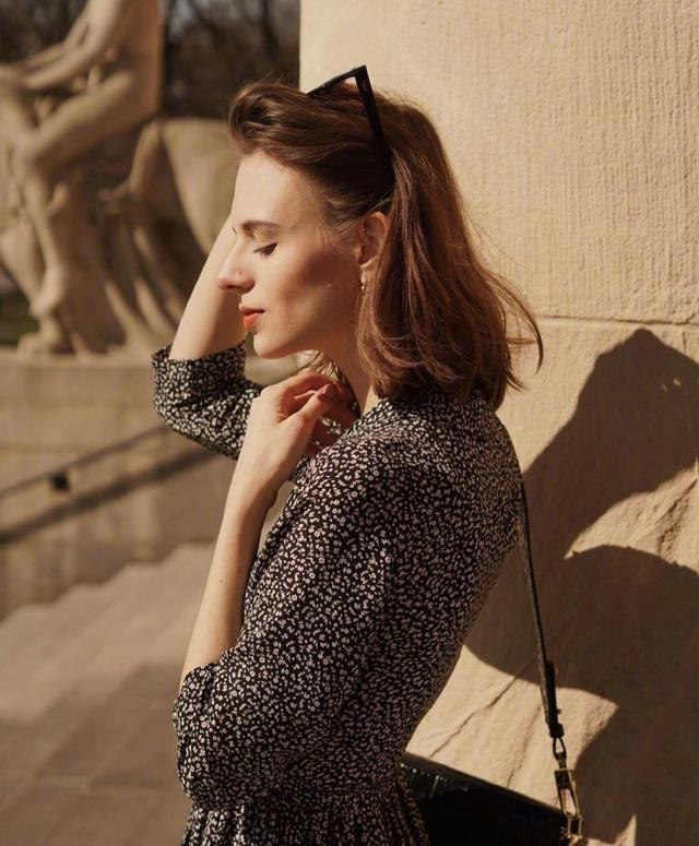 时尚博主karolina穿搭合辑各色连衣裙复古优雅衣品太逆天