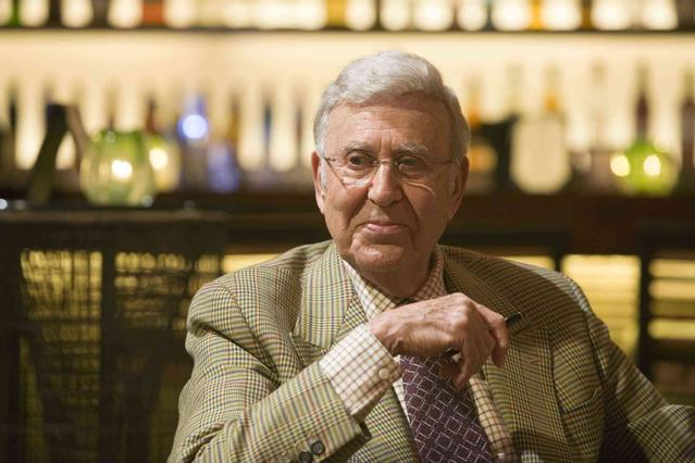 查看更多图片 >(卡尔·雷纳在《十一罗汉》中扮演索尔·布卢姆)7月1日