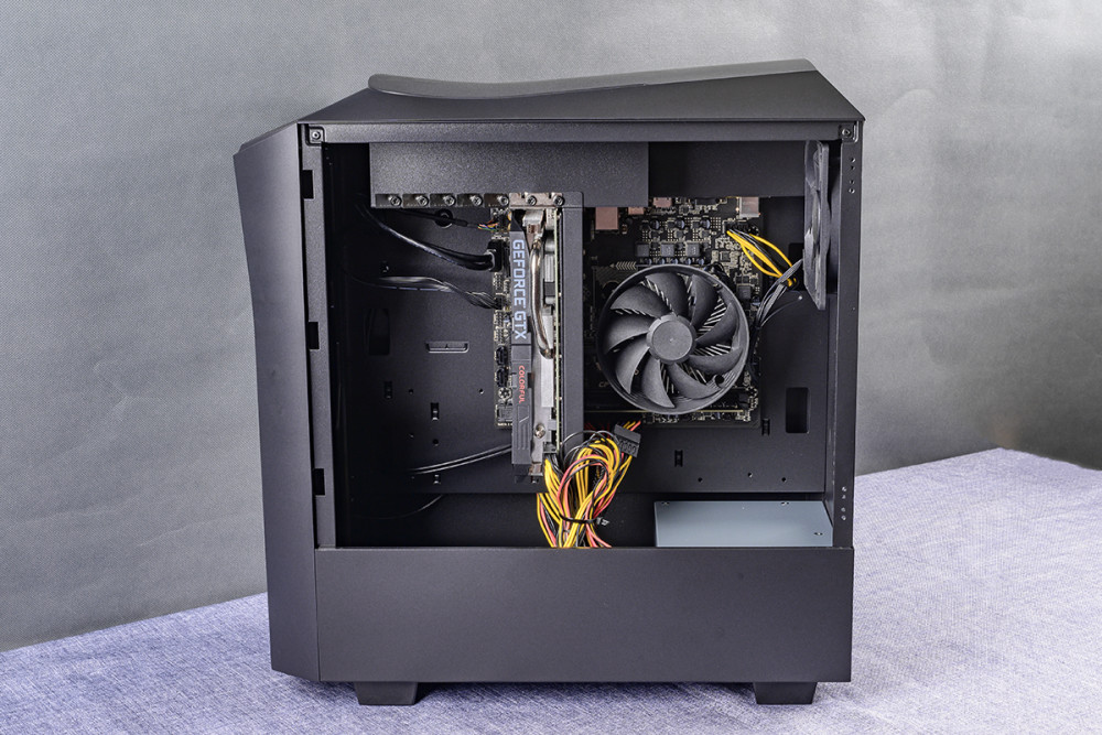 三年上门一站式解决,游戏主机变简单,入手七彩虹黑鳍鲨