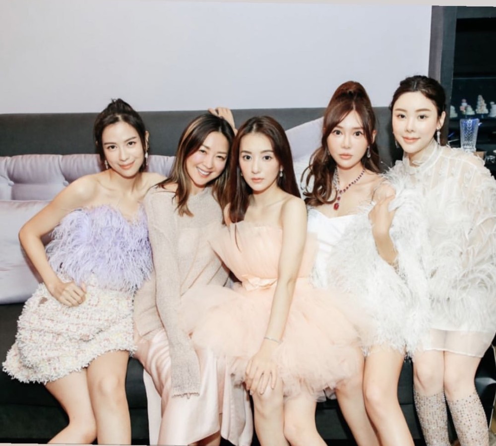 方媛吴佩慈原来是贵妇团闺蜜,两人首度同框,天王嫂是不是被碾压了?