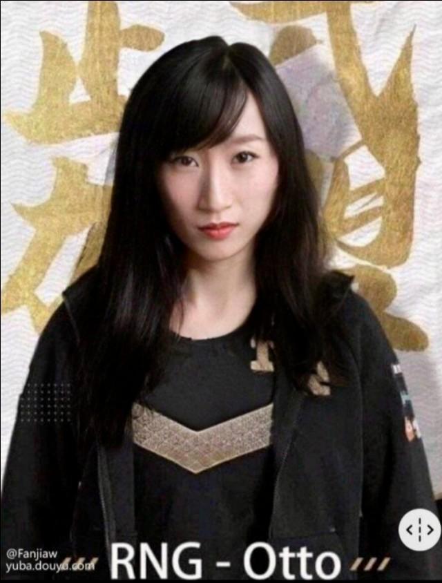 LPL职业选手女装是什么样子？阿水乐言太美了，uzi怎么回事？