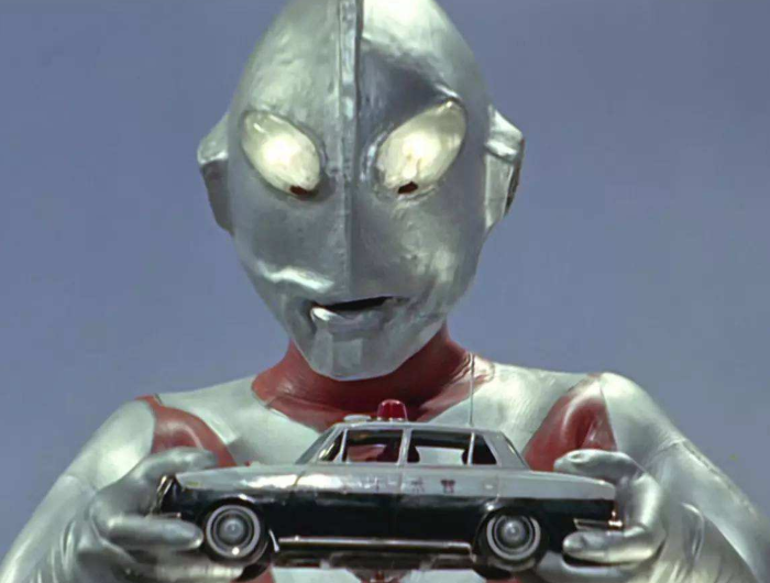 第三,初代奥特曼技能最多虽然初代奥特曼是登场最早的一位奥特曼,可是