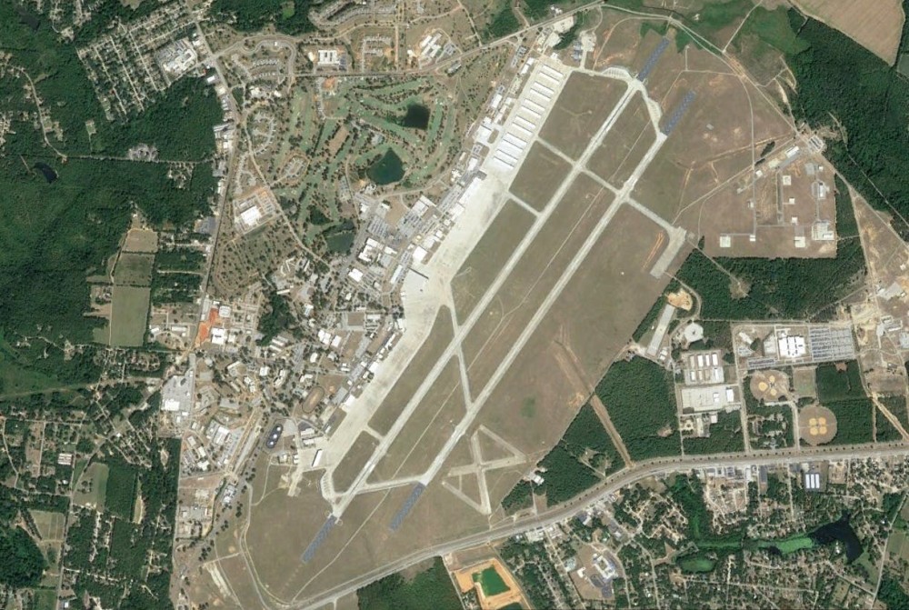 美国空军基地一架f16战斗机坠毁,近期已有五款美国军