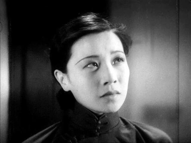 自幼丧父错付三段感情默片女王阮玲玉悲惨一生救救我我想活