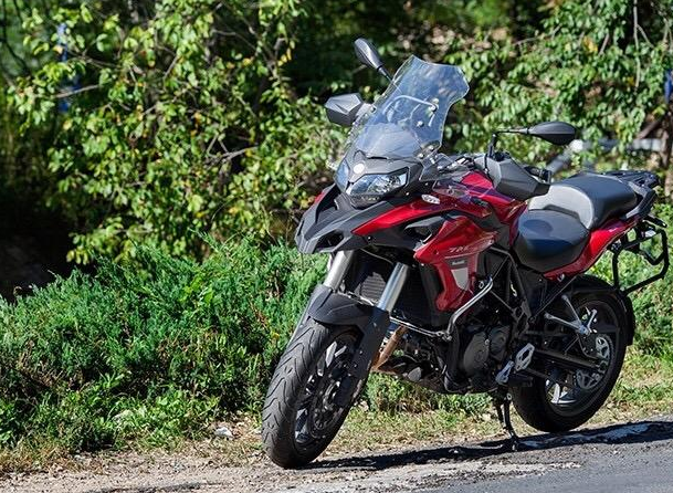 贝纳利大排量拉力车直列双缸水冷电喷四冲程8气门35千瓦动力