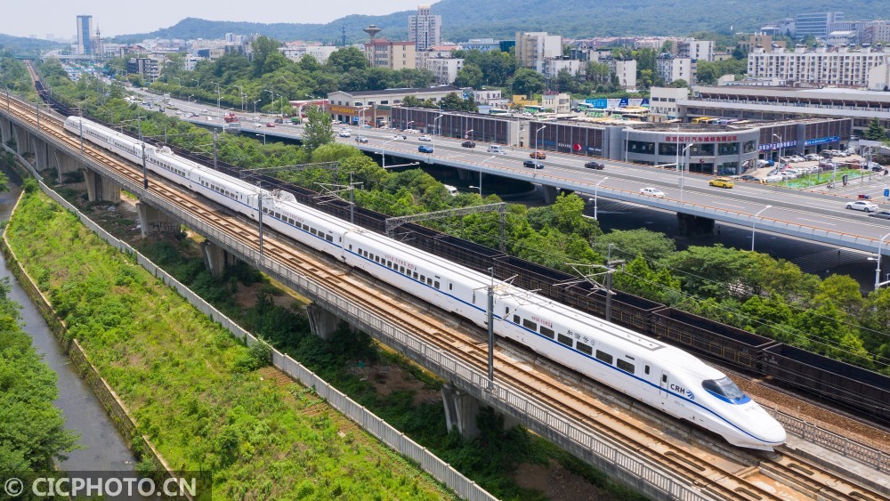 沪宁城际高铁迎来开通运营十周年