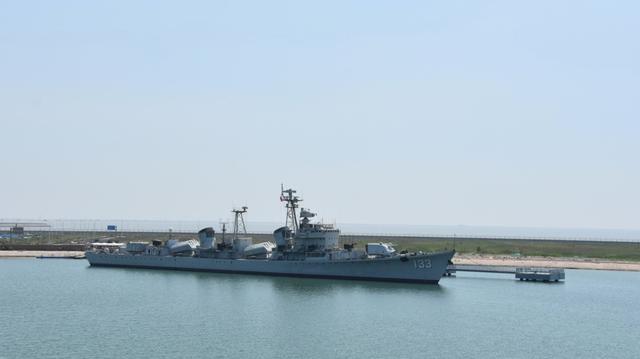 的小船,拦截2万吨的巨舰|中国海军|苏联海军|海军|军舰|巡洋舰|伏龙芝