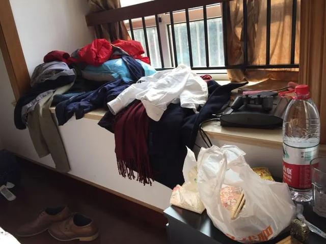 睡觉前换下来的衣服放在这8个地方好看又方便不要乱扔了
